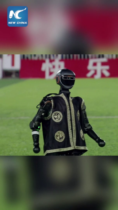 Cina: partita di calcio tra robot umanoidi debutta alla Village Super League