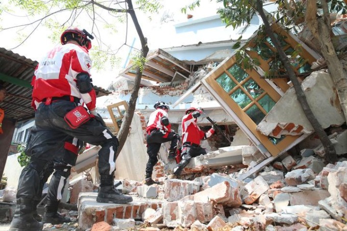 Myanmar: Mandalay, arrivata squadra soccorso di Croce Rossa cinese (2)