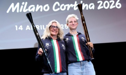 Italia: a Milano presentate torce di Giochi Milano-Cortina 2026 (3)
