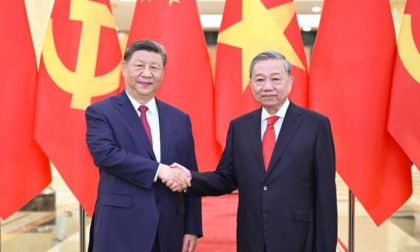 Vietnam: Xi Jinping tiene colloqui con To Lam a Hanoi