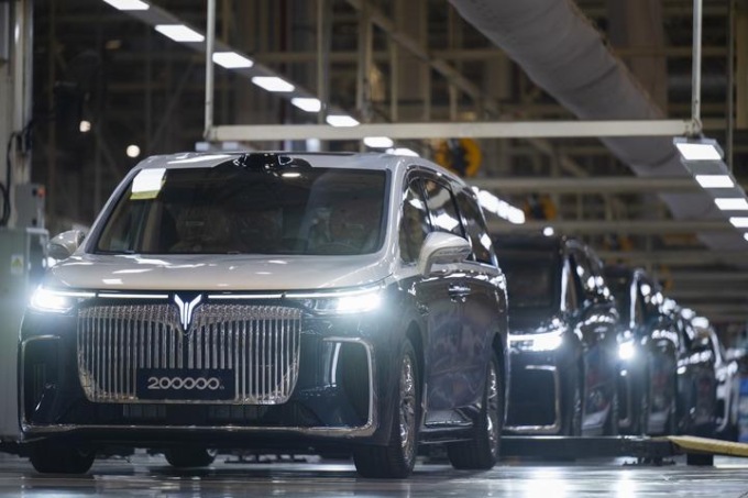 Auto: Cina punta a dominio EV nelle vendite di nuovi veicoli entro il 2035