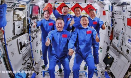Cina: astronauti Shenzhou-19 completano passaggio consegne, martedì rientro sulla Terra