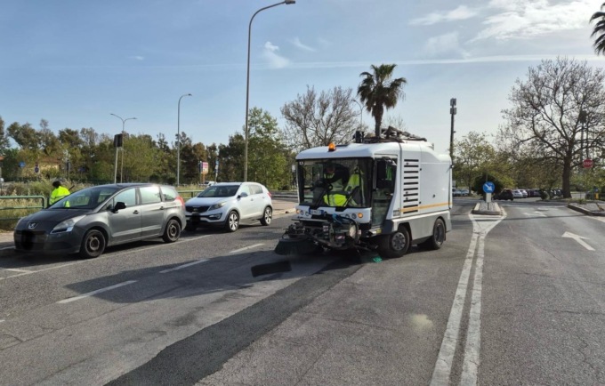 Ponti di primavera, pulizia straordinaria sul litorale
