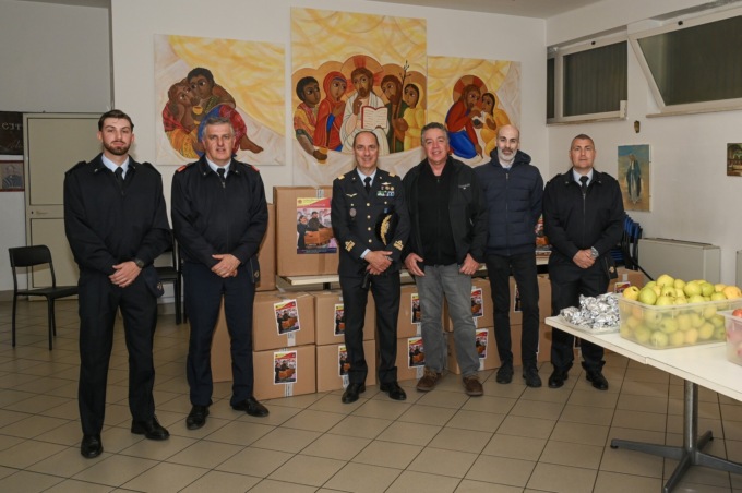 Doni alla Caritas dall’Aeronautica Militare