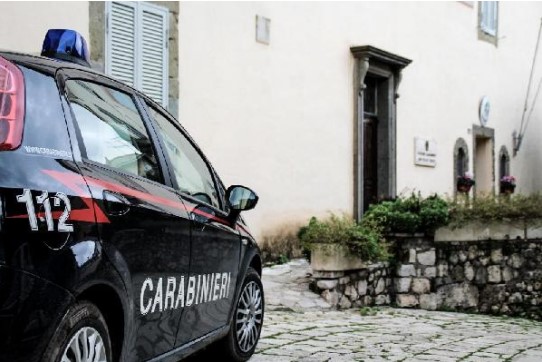 Aggrediscono due cittadini tunisini, si cercano i responsabili