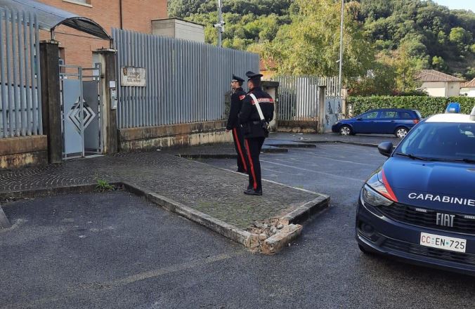 Spese con la carta rubata, denunciati