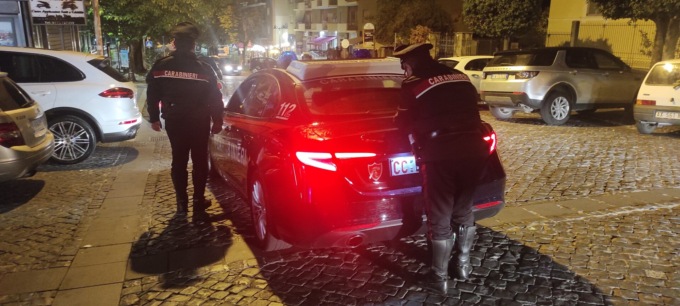 Ubriaca, era finita fuori strada con la sua auto, ritirata la patente