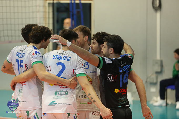 Play off: Sant’Elia spettatrice. Derby di ritorno tra Colli Albani e Tuscania