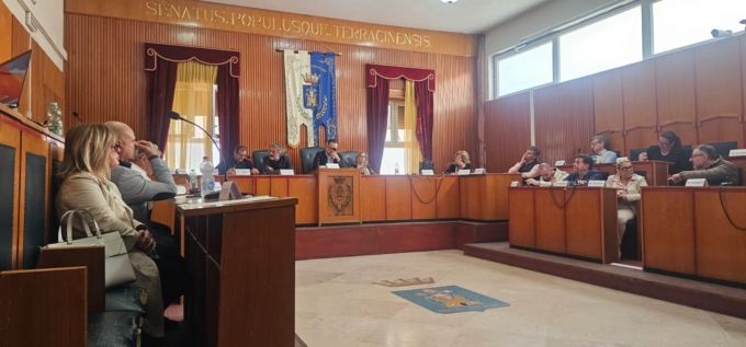 Botta e risposta tra Forza Italia e i partiti di maggioranza