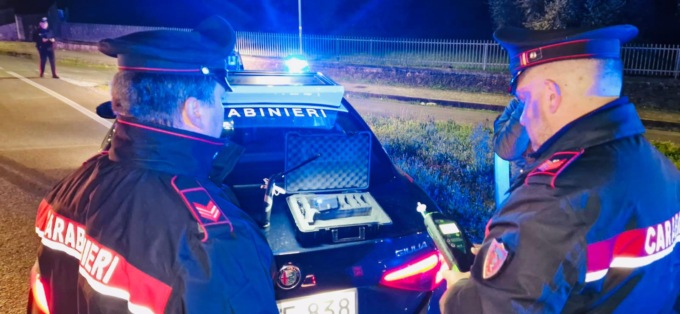Scontro tra un pullman turistico ed un’auto