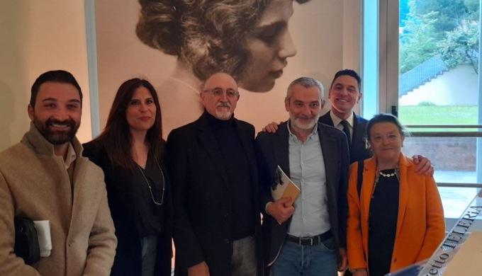 Inaugurata la mostra “Mèlitta la chorana di miele e di fuoco”