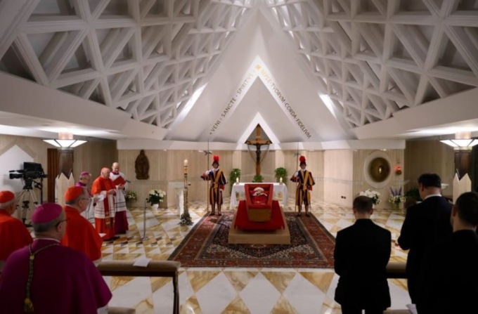 La morte del Papa, le prime immagini