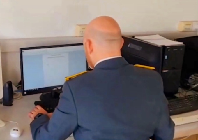 False sponsorizzazioni e riciclaggio, tre arresti. Sequestro milionario