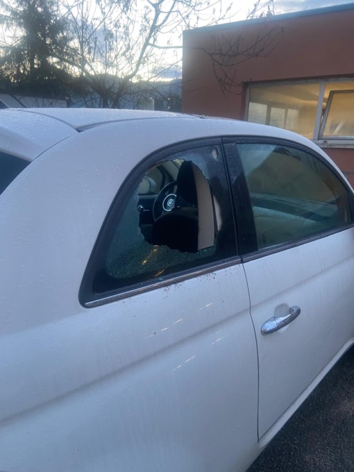 Danneggiata l’auto di un operatore sanitario