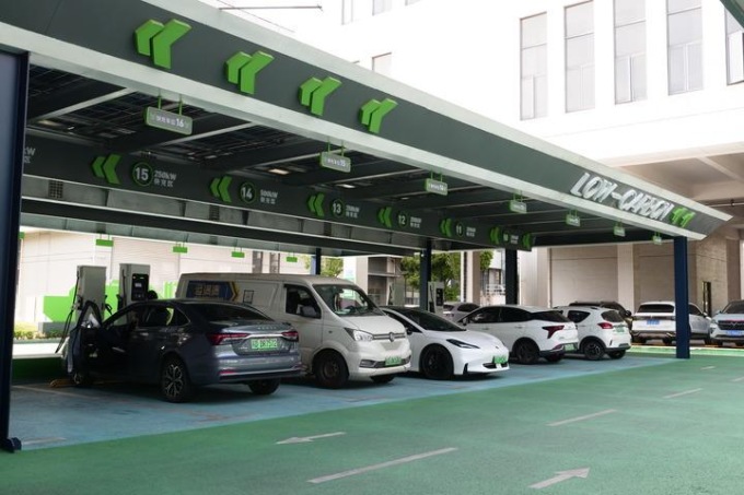 Cina: infrastrutture di ricarica NEV in crescita del 47,6%