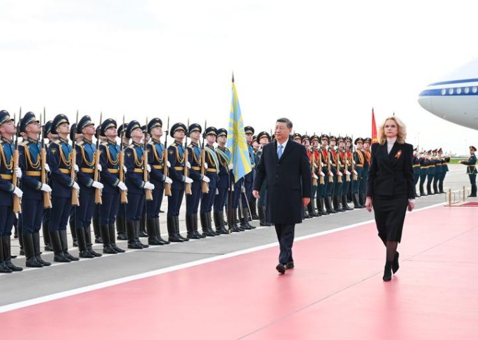 Cina-Russia: Xi arriva a Mosca per una visita di Stato e le celebrazioni della Giornata della vittoria (1)