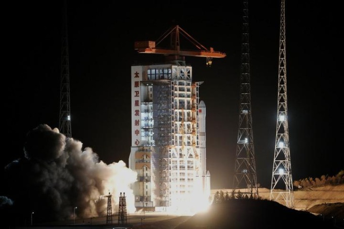 Cina: lancia satelliti per telerilevamento da centro di Taiyuan (2)