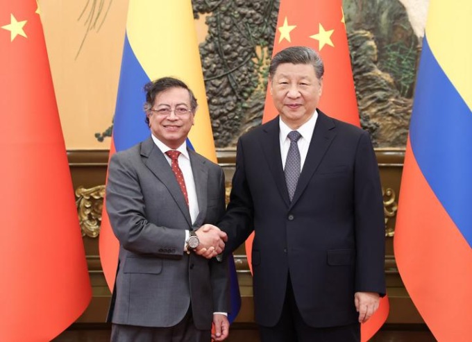 Cina: Pechino, incontro tra Xi Jinping e presidente della Colombia