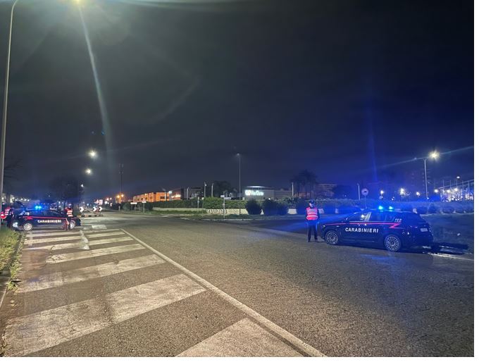 Non si ferma all’alt dei carabinieri, fermato dopo un inseguimento