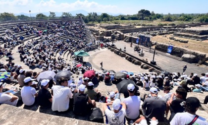 Oltre 1000 studenti al Teatro Romano di Minturnae per Simone Cristicchi
