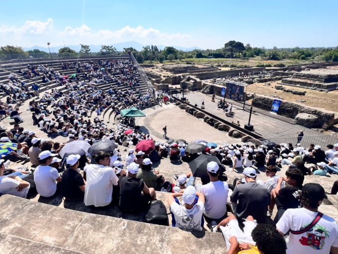 Oltre 1000 studenti al Teatro Romano di Minturnae per Simone Cristicchi