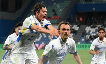Frosinone ai play out contro la Salernitana. Vittoria agrodolce con il Sassuolo