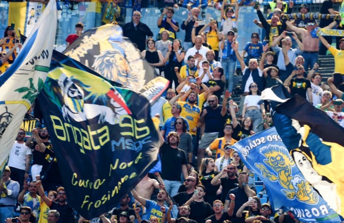 Caos in serie B: Brescia presidiata, rabbia Salernitana, il Frosinone aspetta