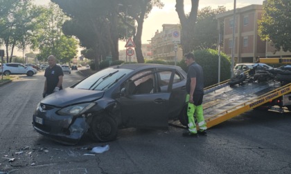 Scontro auto-moto, grave un motociclista