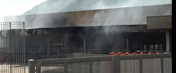 Incendio al Centro Commerciale, danni ingenti