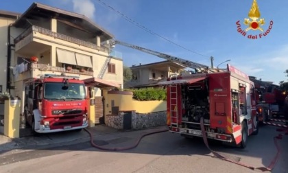Incendio in un'abitazione, nessun ferito