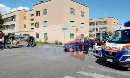 Scontro auto-furgone in centro