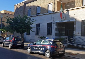 Rapinano connazionale, denunciati tre indiani
