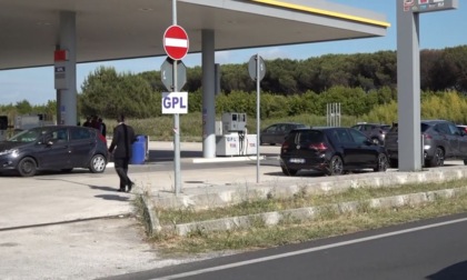 Benzinaio ucciso durante una rapina, è caccia al killer