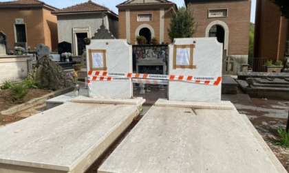 Cimitero, uno scandalo senza fine: "Sparita la bara di un bambino"