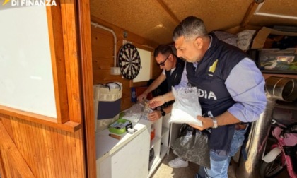 Tre chili di cocaina in casa, arrestato
