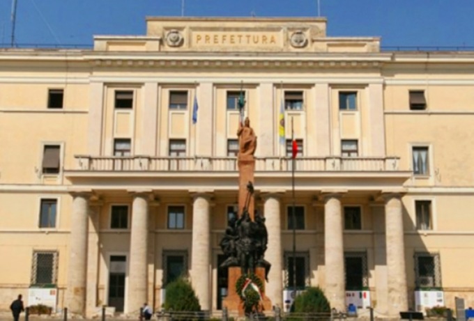 Bruciata l’auto della PM Francesca Fresch, vertice in Prefettura