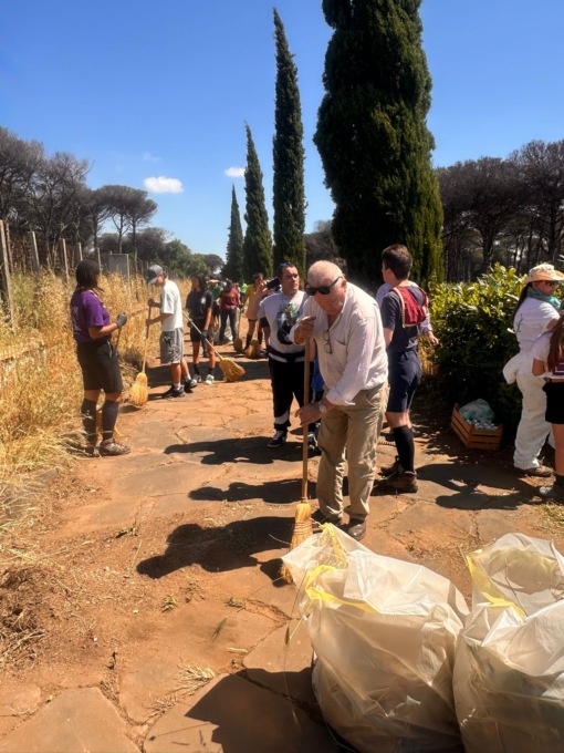 Ripulita l’antica via romana