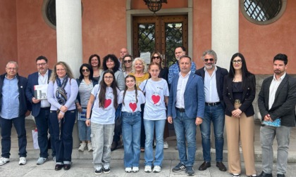 La città alla marcia internazionale storica Kohišče sul Monte Ermada