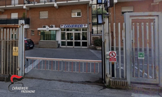 Perseguita la ex con violenze e minacce, arrestato