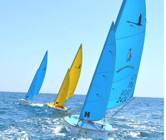 Una barca a vela per persone speciali. Il dono del Riviera d’Ulisse Sailing Club