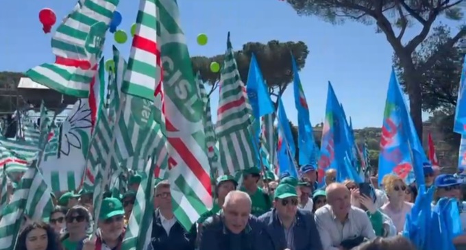 Sindacati in piazza: “Uniti per un lavoro sicuro”
