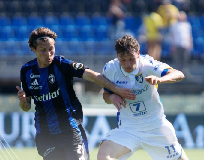 Pisa – Frosinone 1-0. Il traguardo salvezza per i canarini è ancora lontano