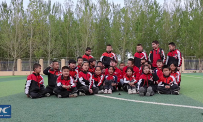 Cina: "Insegnante Sole, Insegnante Luna" illuminano aule in Xinjiang rurale