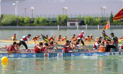 Cina: celebrazione della Festa delle Barche Drago