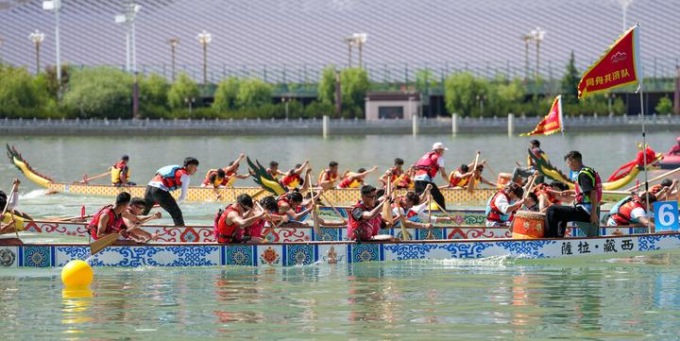 Cina: celebrazione della Festa delle Barche Drago
