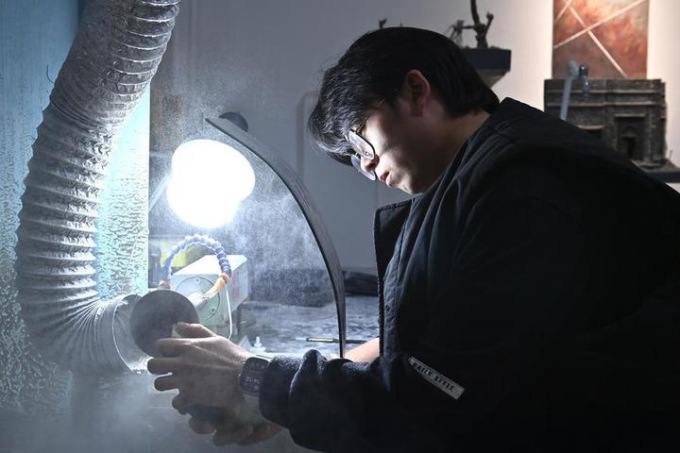 Cina: giovane intagliatore di giada dà vitalità a un’arte tradizionale (2)