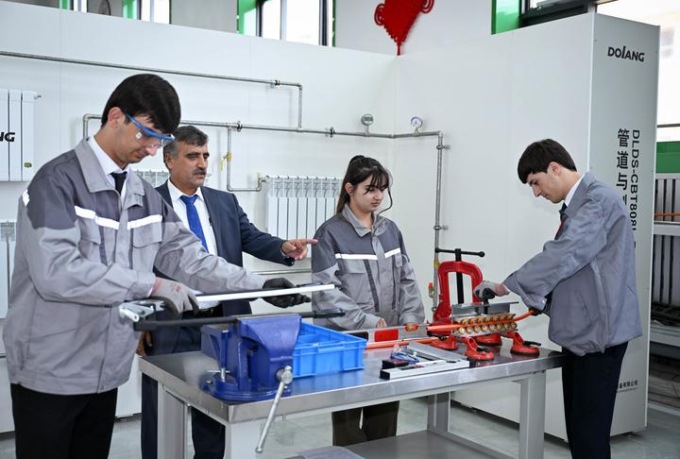 Tagikistan: laboratorio per la formazione professionale a Dushanbe (2)