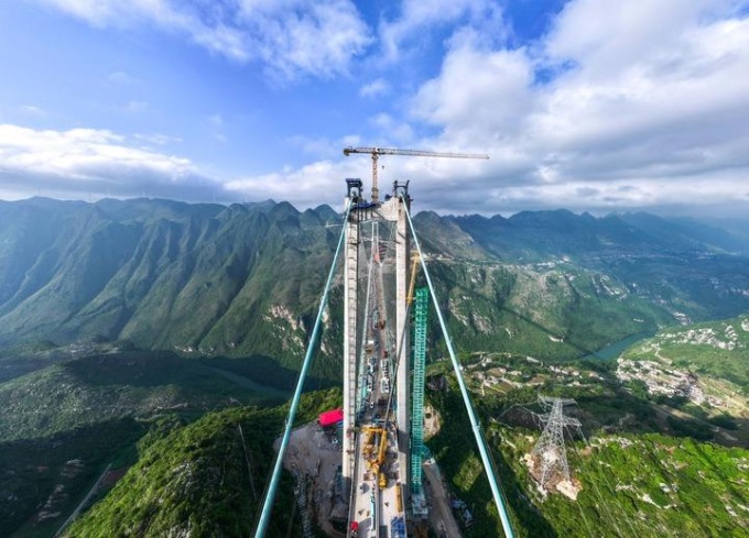 Cina: Guizhou, in costruzione ponte più alto del mondo