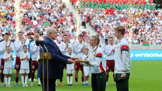 Bielorussia: Minsk inaugura stadio costruito con sostegno cinese