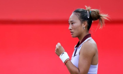 Regno Unito: Zheng Qinwen gareggia nei Queen's Club Championships (3)